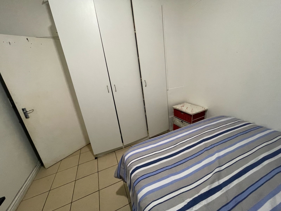 To Let 2 Bedroom Property for Rent in Athlone Western Cape